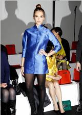 Jessica Alba Shiatzy Chen Fashion Show! Paris, France