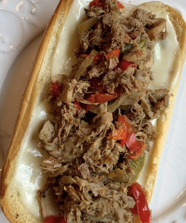 Slow Cooker Philly Cheesesteak Sandwiches - Faxo