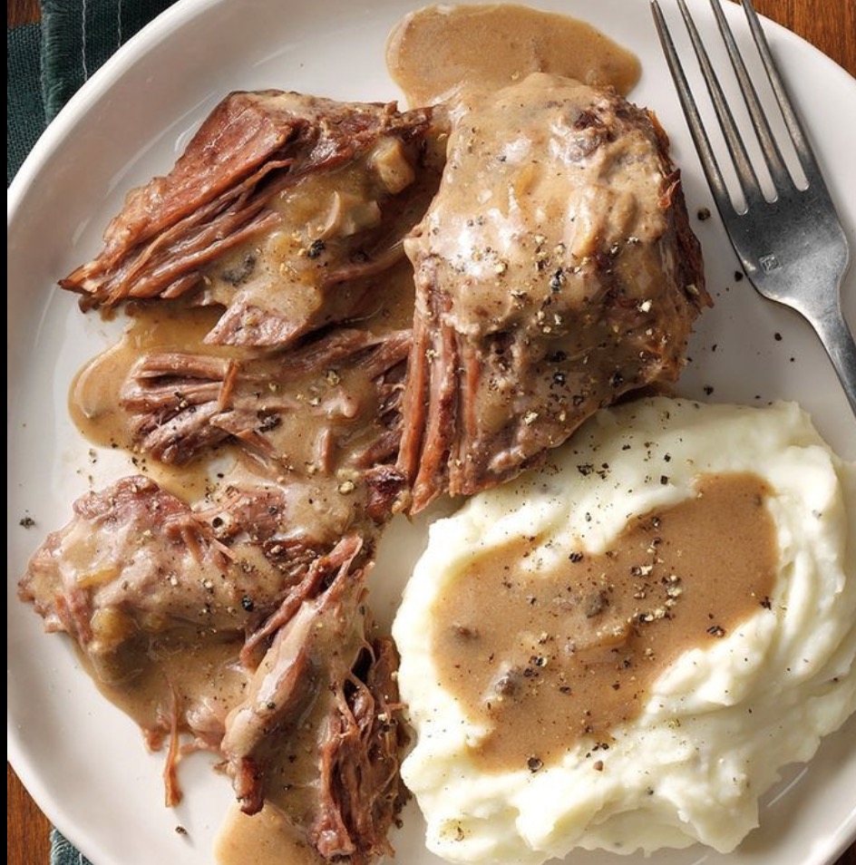 Slow Cooker Roast Beef and Gravy - Faxo