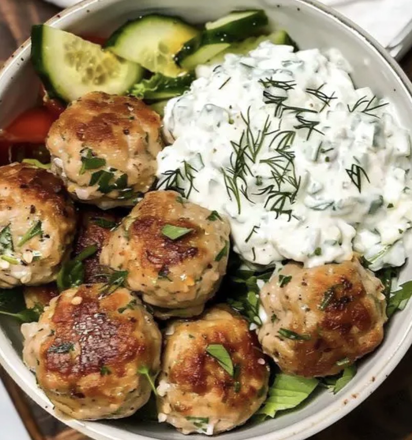 Greek Chicken Meatballs with Tzatziki Sauce - Faxo