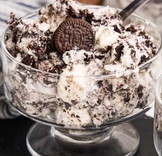 No-Bake Oreo Fluff Dessert
