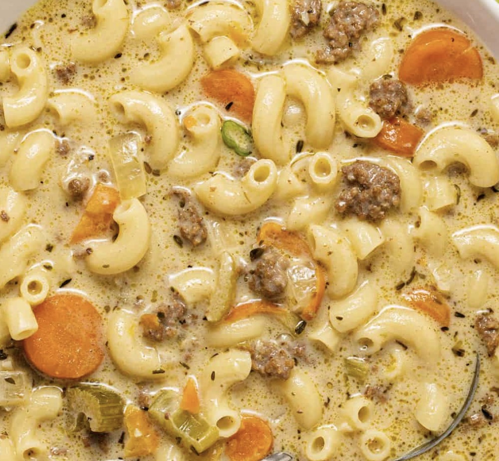 One Pot Macaroni Cheeseburger Soup - Faxo